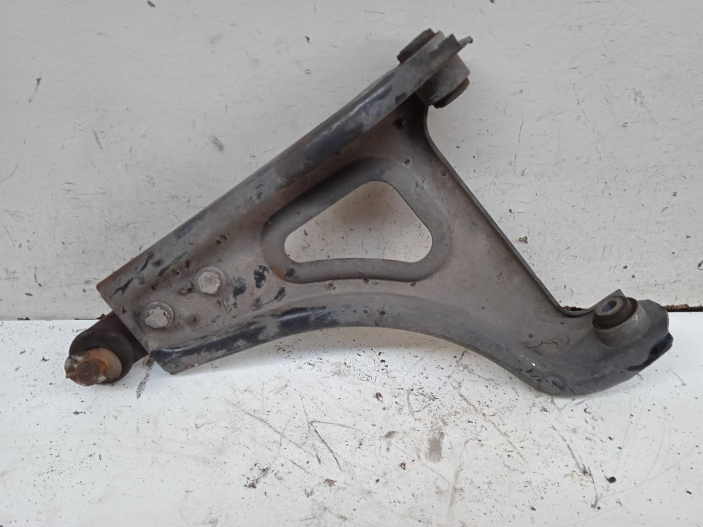 Braccio oscillante sosp. ant. sx.